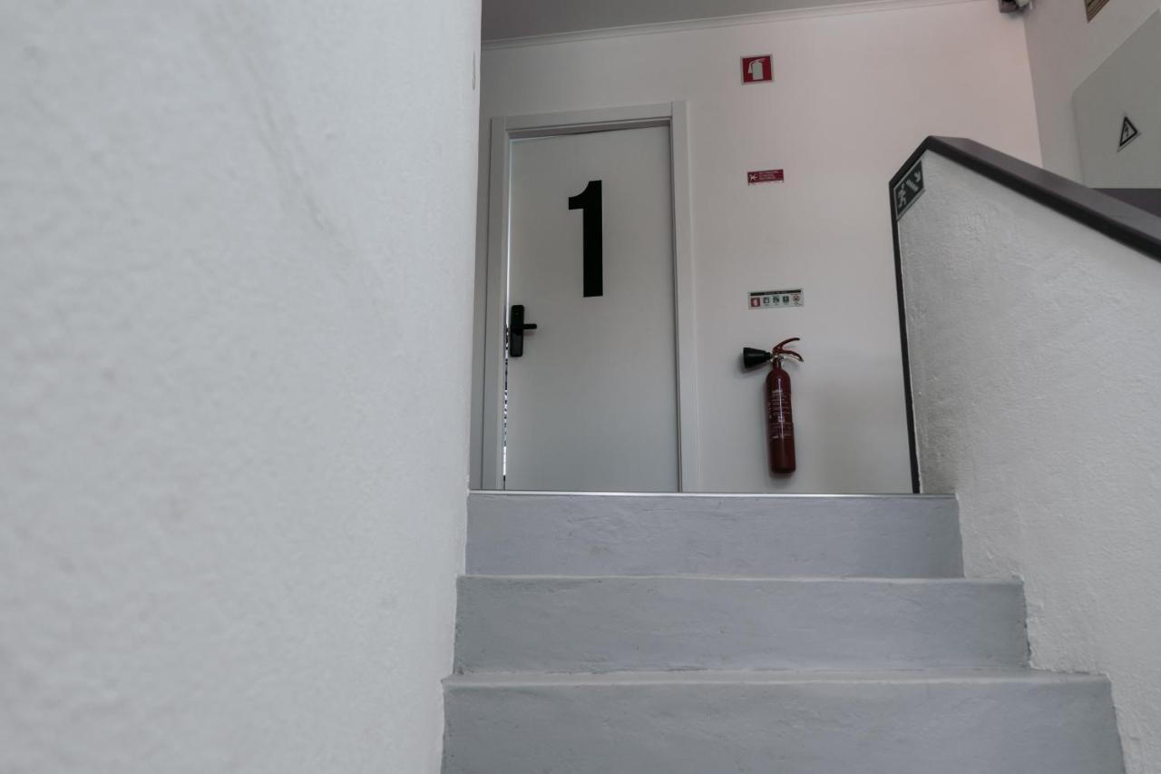 Хостел Middle Point Sardoal Экстерьер фото