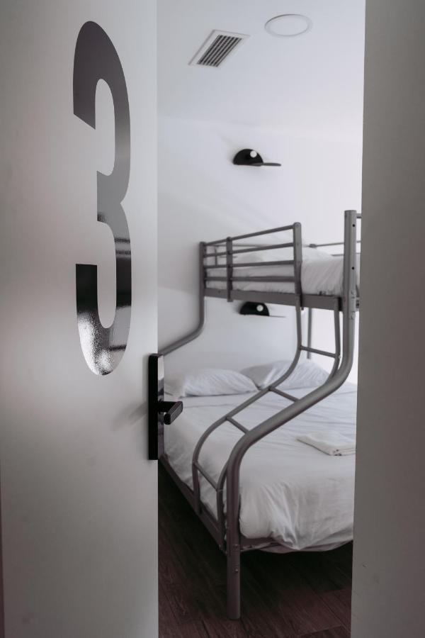 Хостел Middle Point Sardoal Экстерьер фото