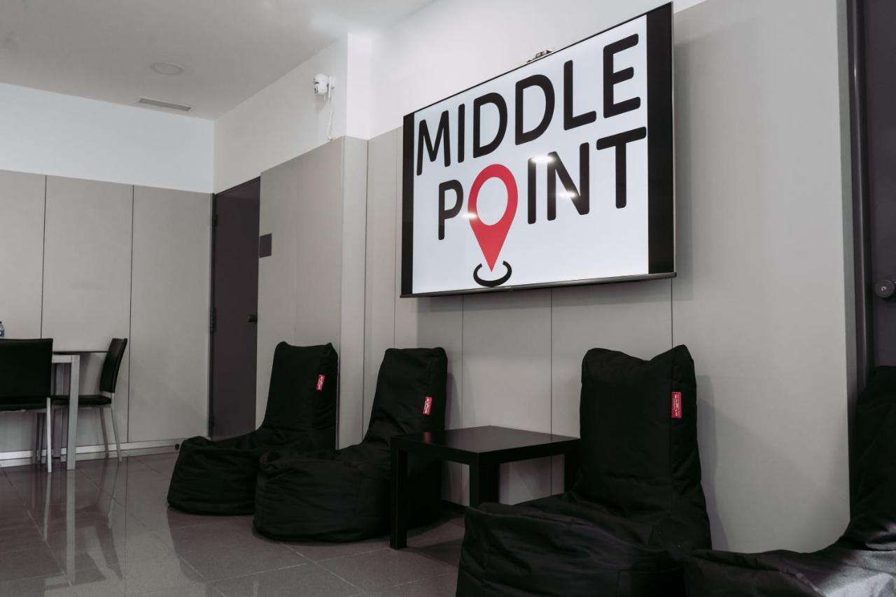 Хостел Middle Point Sardoal Экстерьер фото