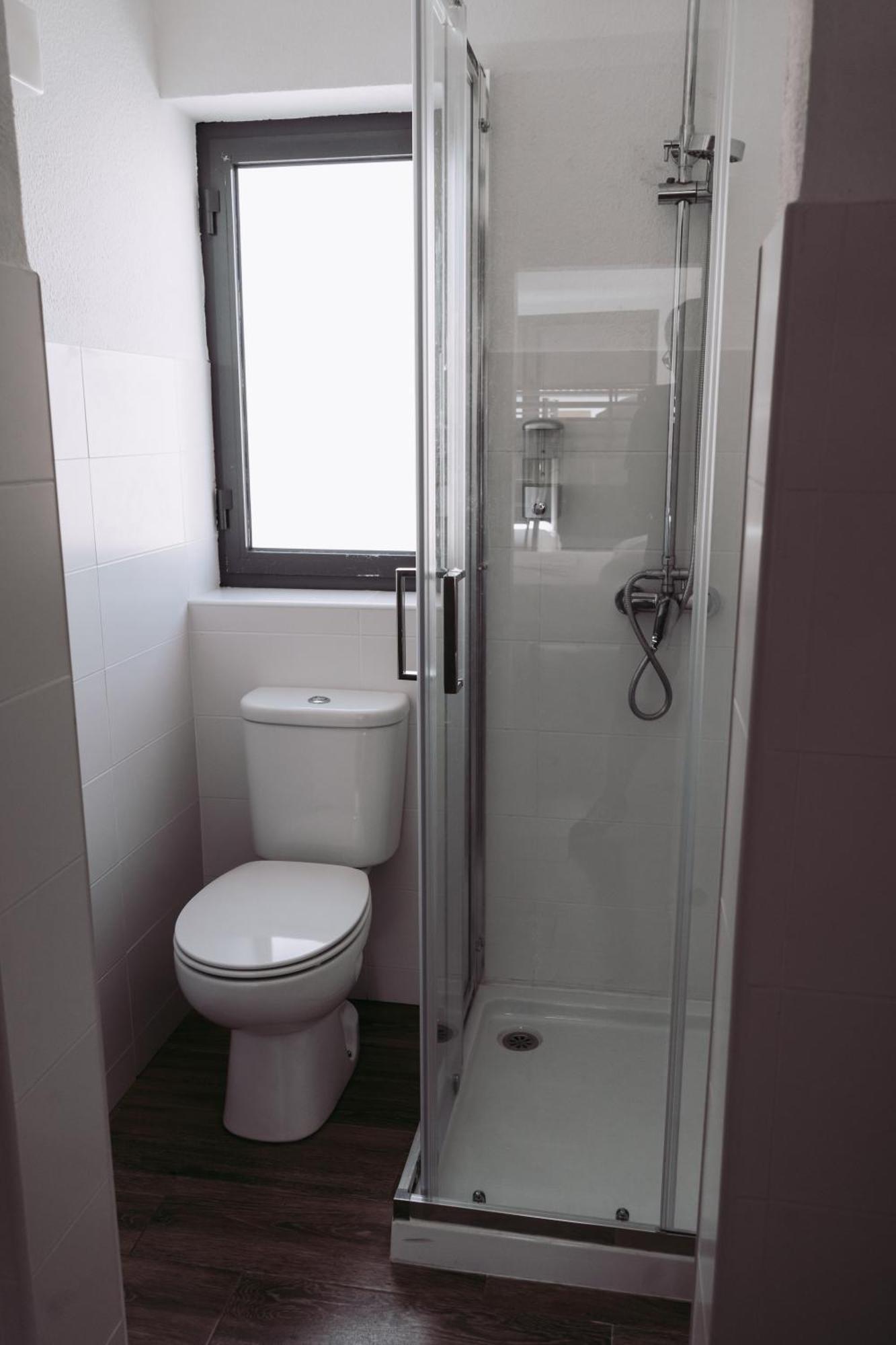 Хостел Middle Point Sardoal Экстерьер фото